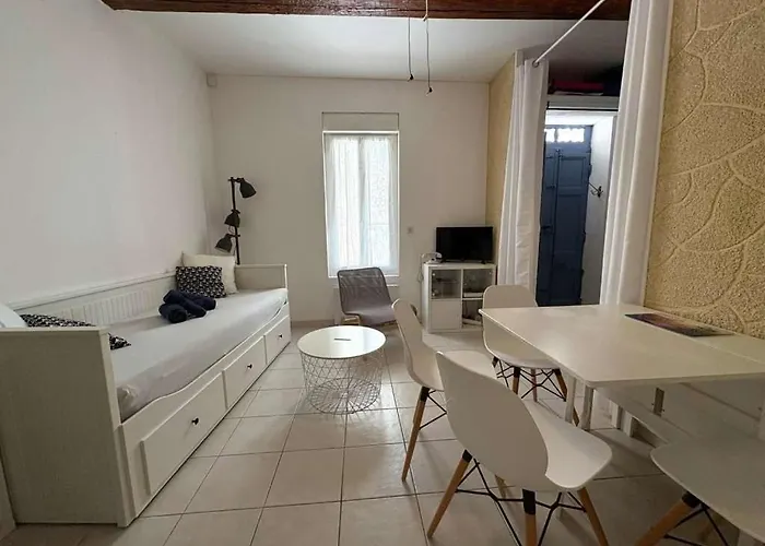 Charme Et Confort A Vnedres Casa vacanze *